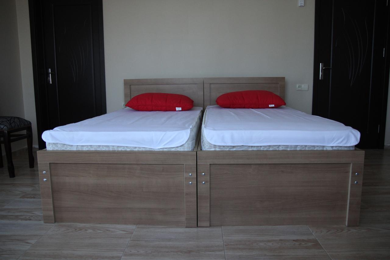 Wooden Cottage Makhinjauri Ngoại thất bức ảnh